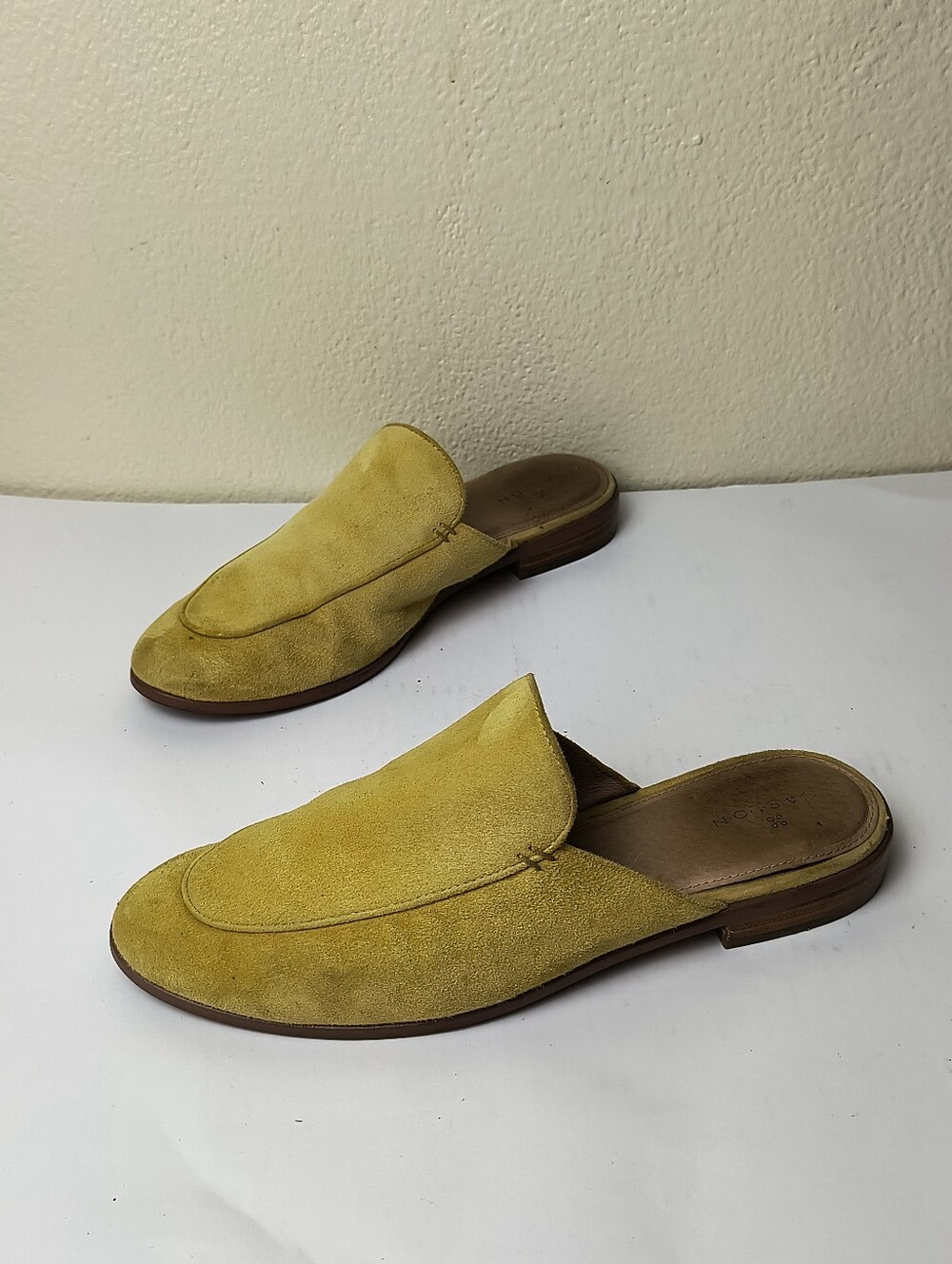 Caslon 8M Suede Slide Mule in Mustard Yellow